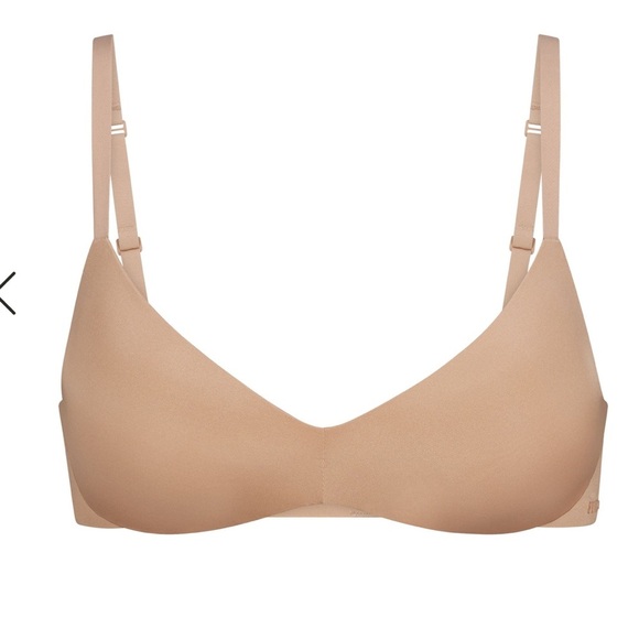SKIMS wireless form lightly lined bra in clay 32C - Picture 4 of 6
